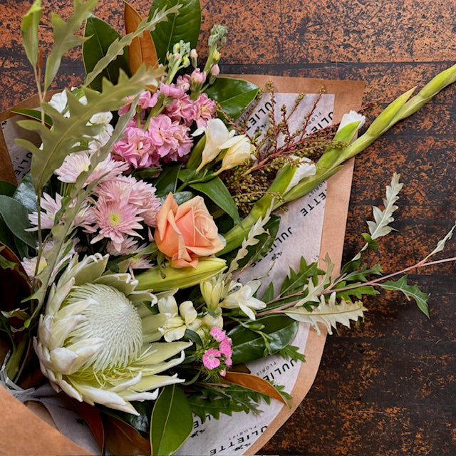 pastel bouquet delivery wellington te aro Lower Hutt Porirua same day