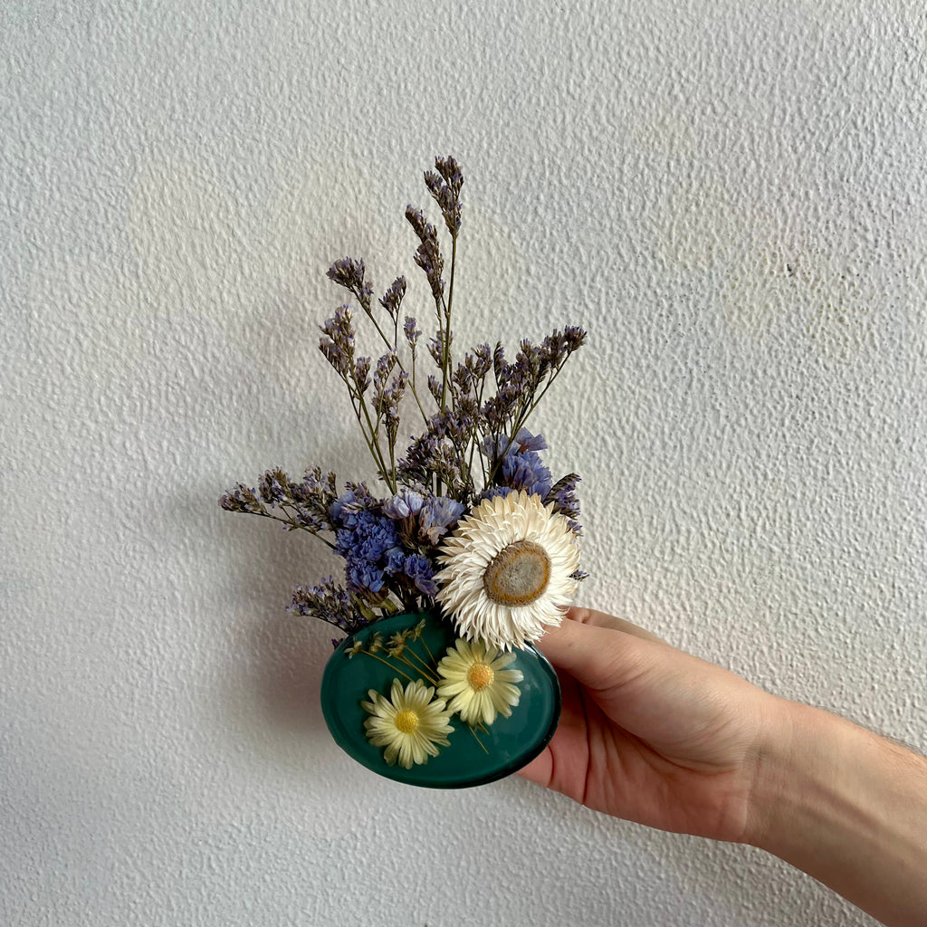 same day flower delivery, dried flowers wellington, dried flower delivery, wellington florist, wellington CBD florist, thorndon, paparangi, woodridge, newlands, island bay, owhiro bay, houghton bay, karaka bay, lyall bay, kilbirnie, seatoun, strathmore