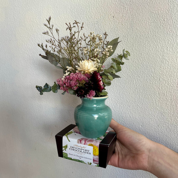 Karori kelburn ngaio tawa newtown porirua seatoun te aro valley brooklyn florist flowers dried delivery wellington nz