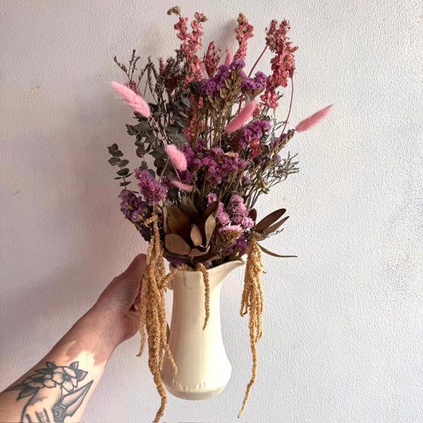 wellington dried flowers, floral arrangment dried flowers in vase gift idea wellington florist te aro karori kelburn brooklyn ngaio khandallah newtown berhampore seatoun strathmore miramar mt victoria evans bay paparangi petone lower hutt wedding florals wellington wedding and event florals wellington 