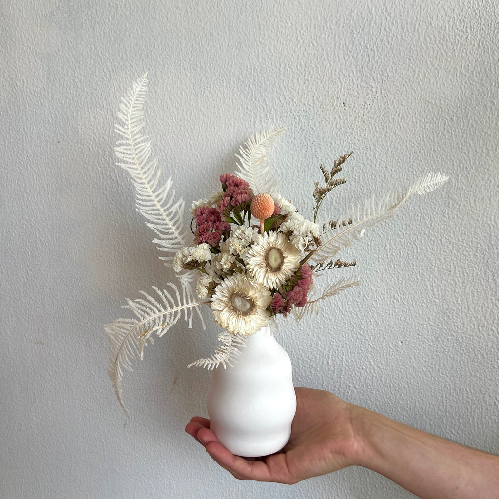 dried flower delivery wellington, dried flowers, gifts wellington, same day flower delivery wellington, days bay, lowry bay, york bay, eastbourne, seaview, wainuiomata, boulcott, waterloo, hutt central