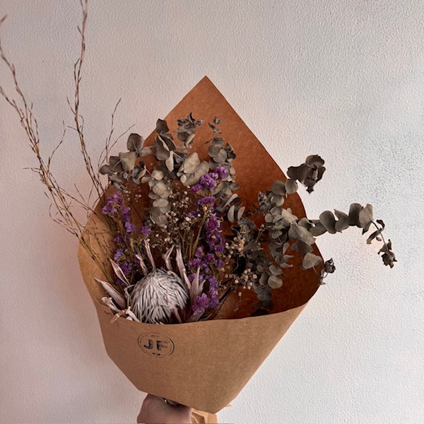king protea dried bunch flowers flower delivery florist wellington karori kelburn ngaio brooklyn lower hutt upper hutt porirua tawa johnsonville