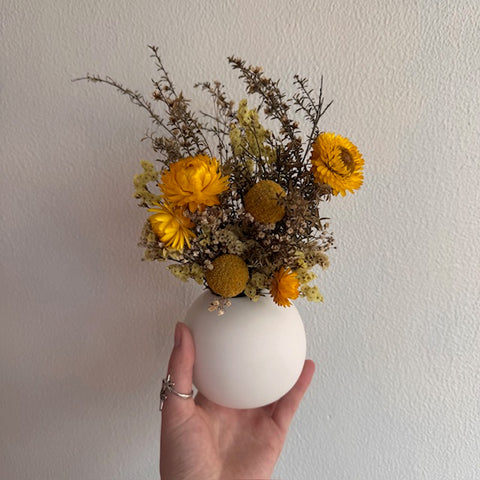 'Sunny’ - Dried Arrangment in Vase