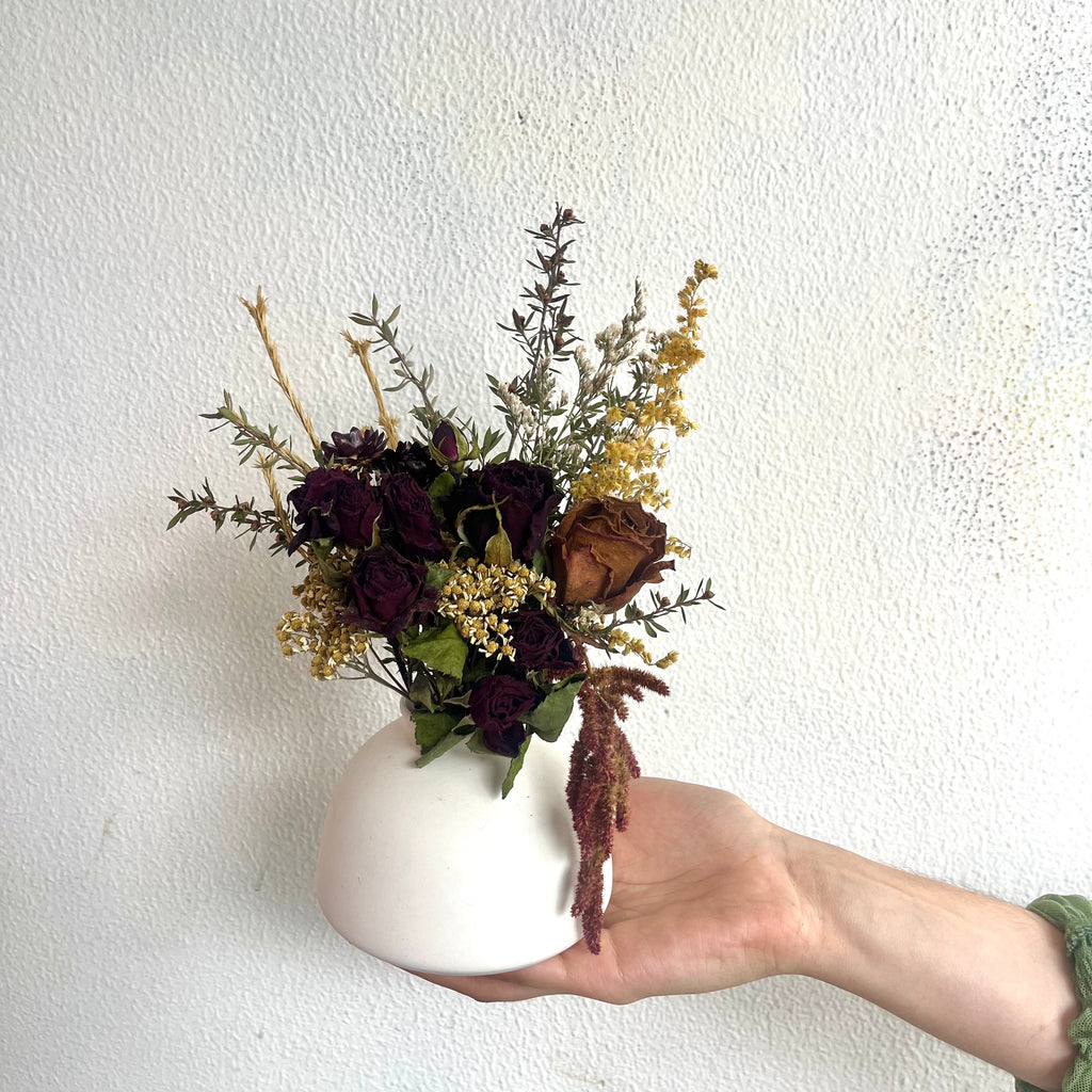 dried flower delivery, dried flower gift, same day delivery wellington, owhiro bay, island bay, kelburn, karori, paparangi, newlands, berhampore, mt victoria, newtown, glenside, tawa, churton park, grenada north, grenada village, ascot, whitby