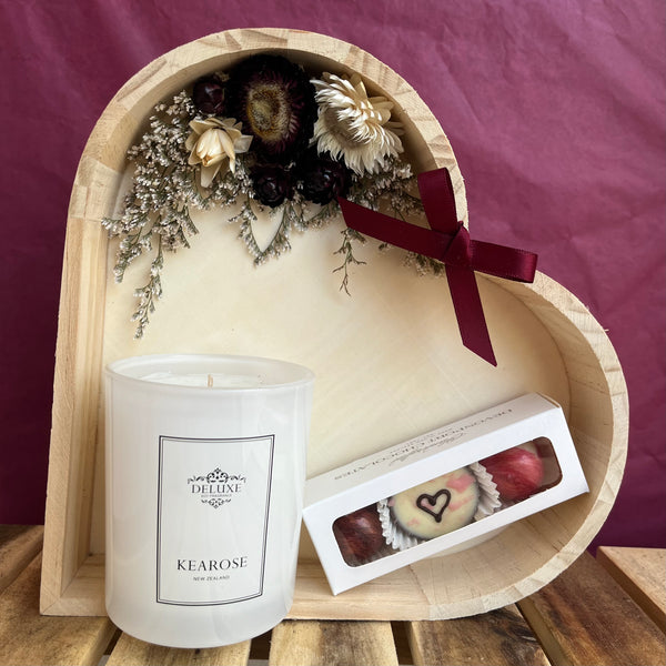 valentines day flowers, valentines day gift, candle, chocolate, same day flower delivery, glenside, tawa, churton park, grenada, ascot, papakowhai, paremata, aotea, plimmerton. aotea, titahi bay, whitby, petone, alicetown, moera, days bay