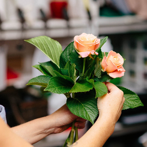 floral art, floral workshop, flower arranging, group activity